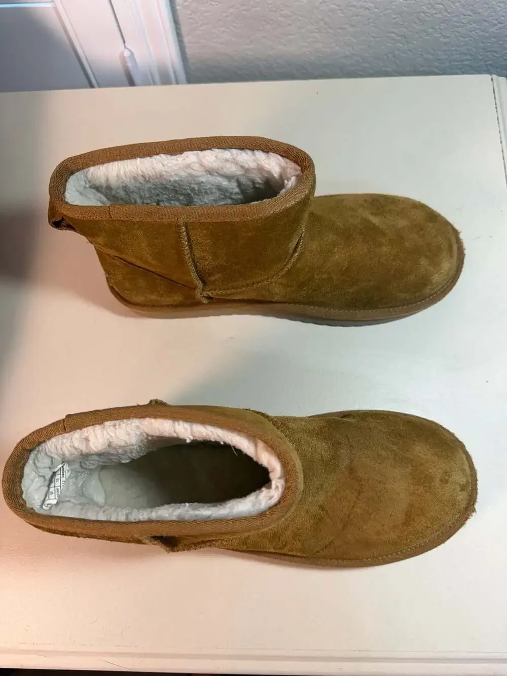 Koolaburra by UGG Short Suede Boots Chestnut Size 8